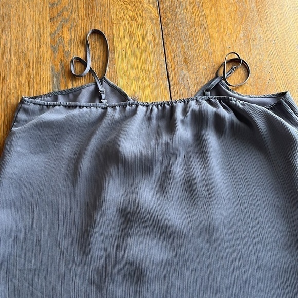 Old Navy sheer straps tank top size large gray raw hem ruffle in the front - Picture 12 of 12